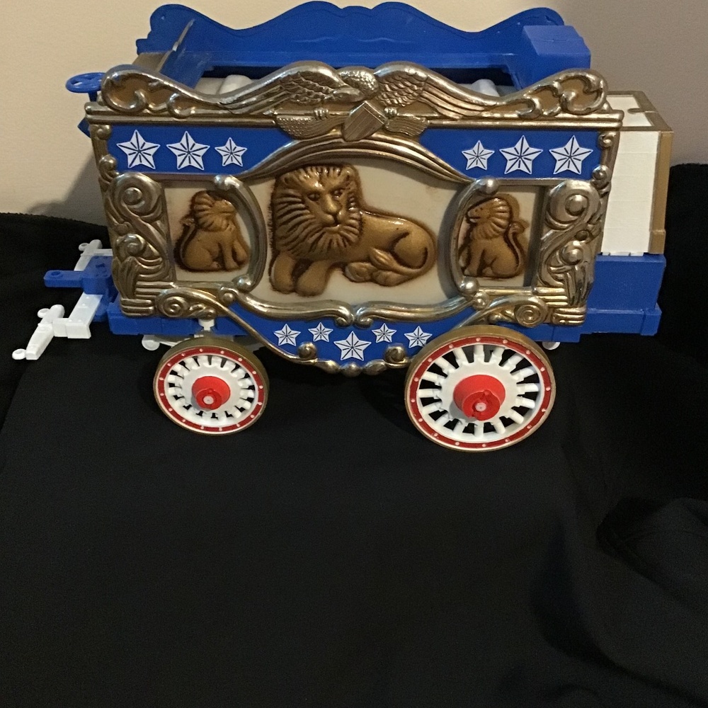 Jim Beam  Empty Kentucky Bourbon Whiskey Circus‎ Wagon Decanter Collect